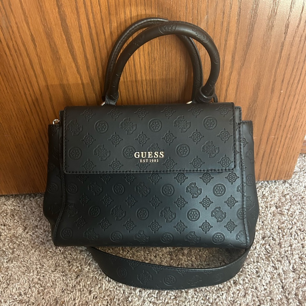 GUESS PURSE